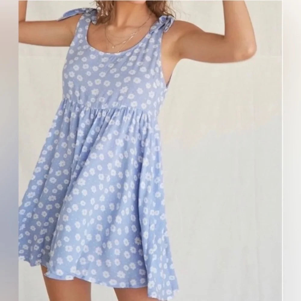 FOREVER 21 Light Blue Babydoll‎ Dress With White Flowers | Small | NWT